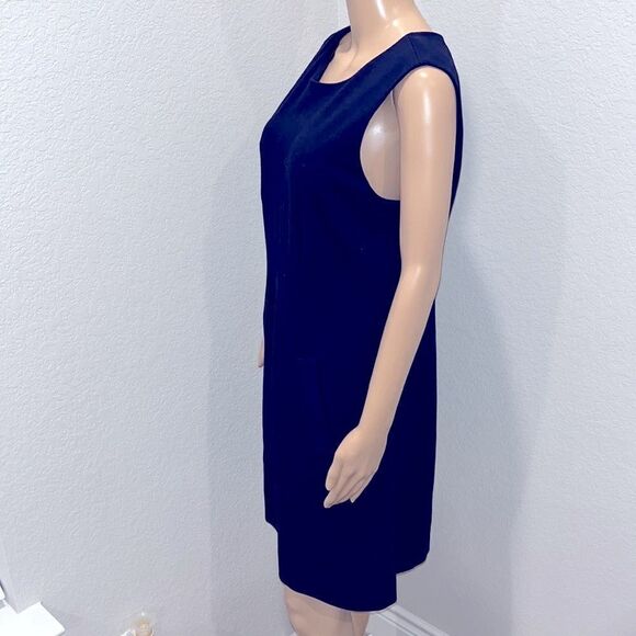Vintage Diane Von Furstenberg navy blue designer dress w/ pockets. Med wt fabric - Picture 5 of 11